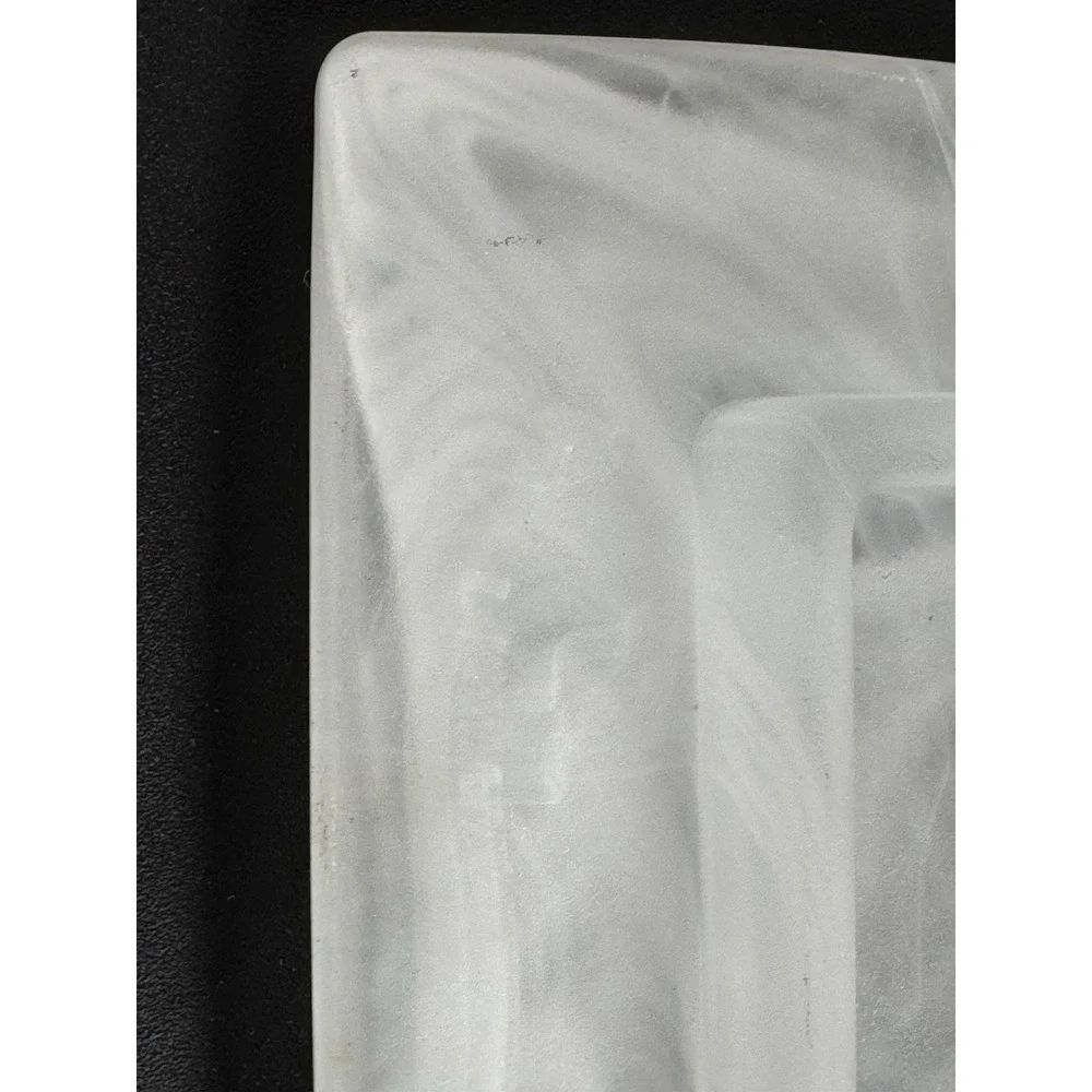 White‎ Swirl Glass Plate by PartiLites Indulgences